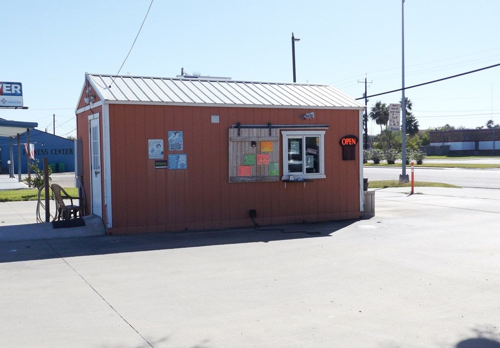 1820 W Wheeler Ave, Aransas Pass, TX 78336